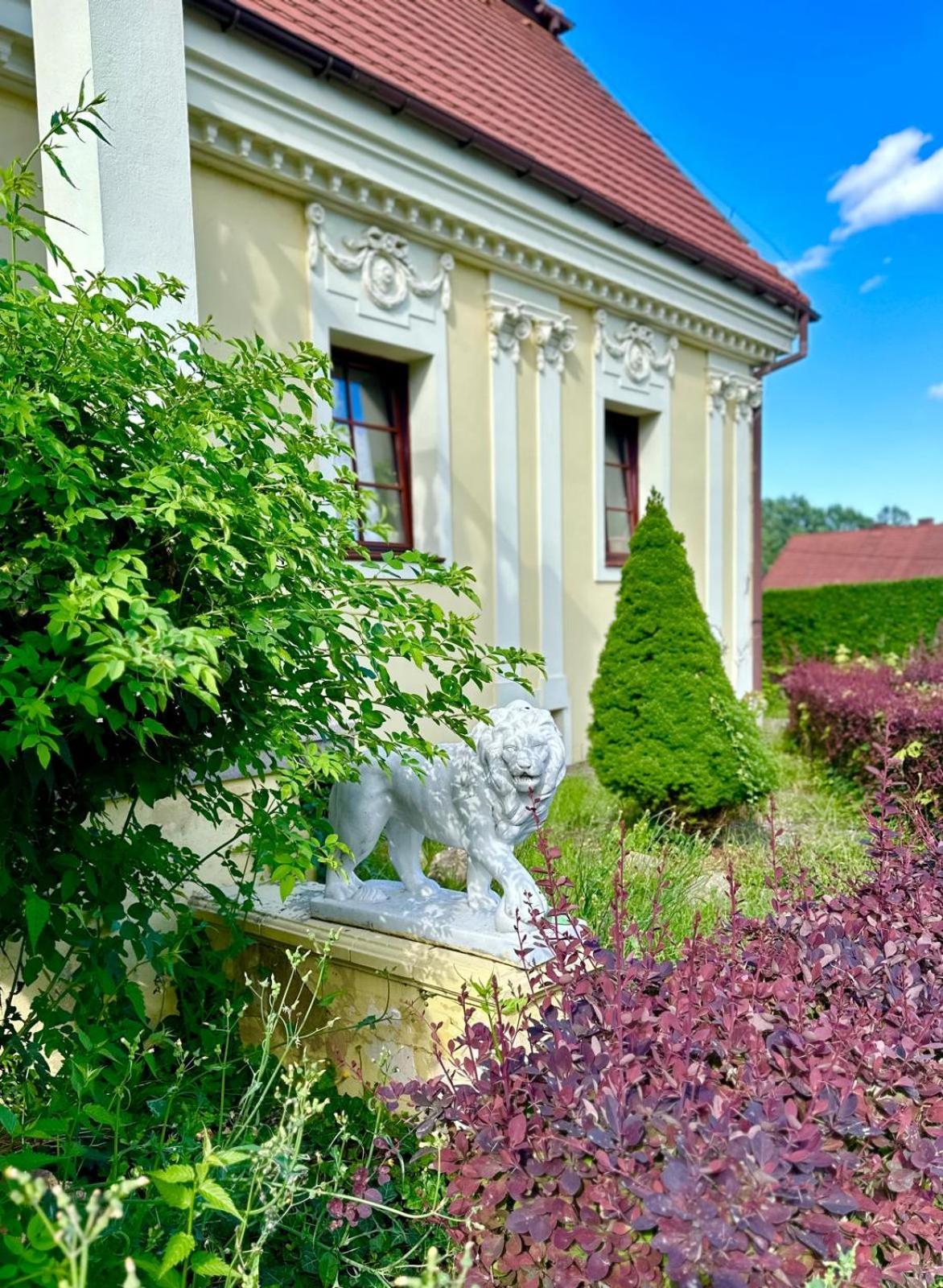 Dwor Szczepanskich Hotel Woszczyce Exterior photo